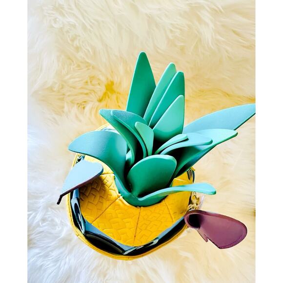 *NEW* Stitch Shoppe By Loungefly Lilo & Stitch Figural Pineapple Crossbody & Pin - Picture 8 of 8